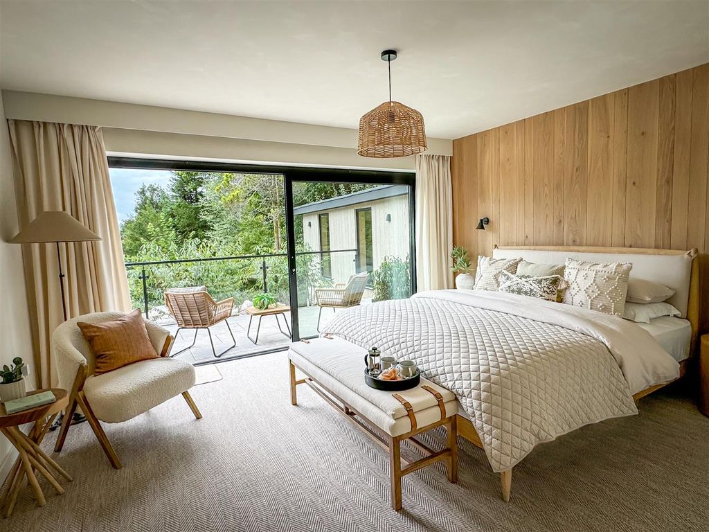 Additional image 15 of 5 bed detached house for saleChurt Road, Hindhead GU26