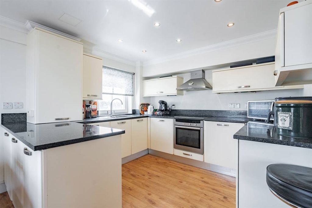 Additional image 6 of 2 bed flat for saleCentral Parade, Herne Bay CT6