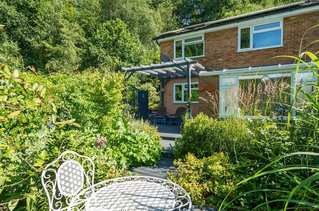 Additional image 13 of 3 bed semi-detached house for saleHaslemere, Surrey GU27