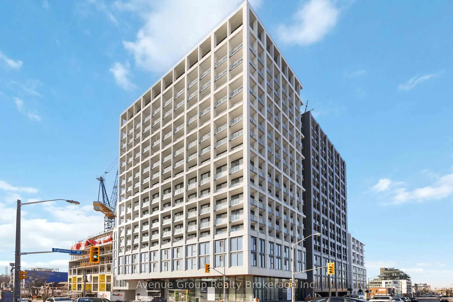 2020 Bathurst Street 827