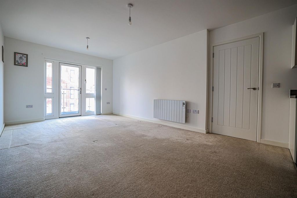Additional image 4 of 2 bed flat for saleFrogmore Road, Hemel Hempstead HP3