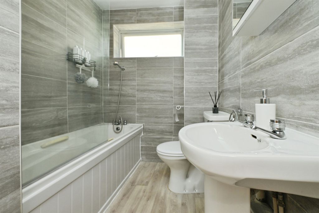 Additional image 17 of 3 bed flat for saleRiversmeet, Hertford SG14