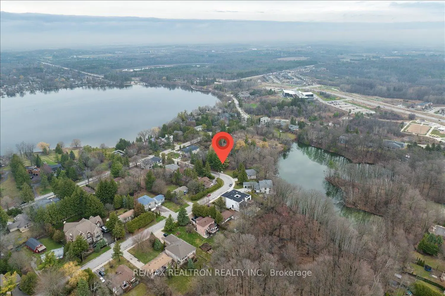 97 Park Crescent photo 2