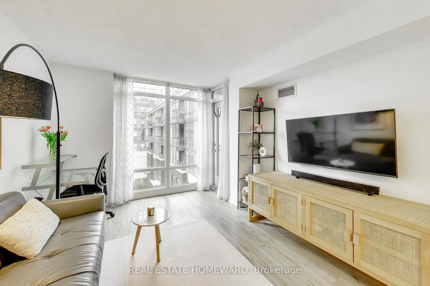 15 Brunel Court 505 photo 3
