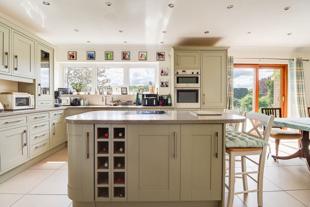Additional image 8 of 4 bed detached house for saleHighclere Drive, Hemel Hempstead HP3