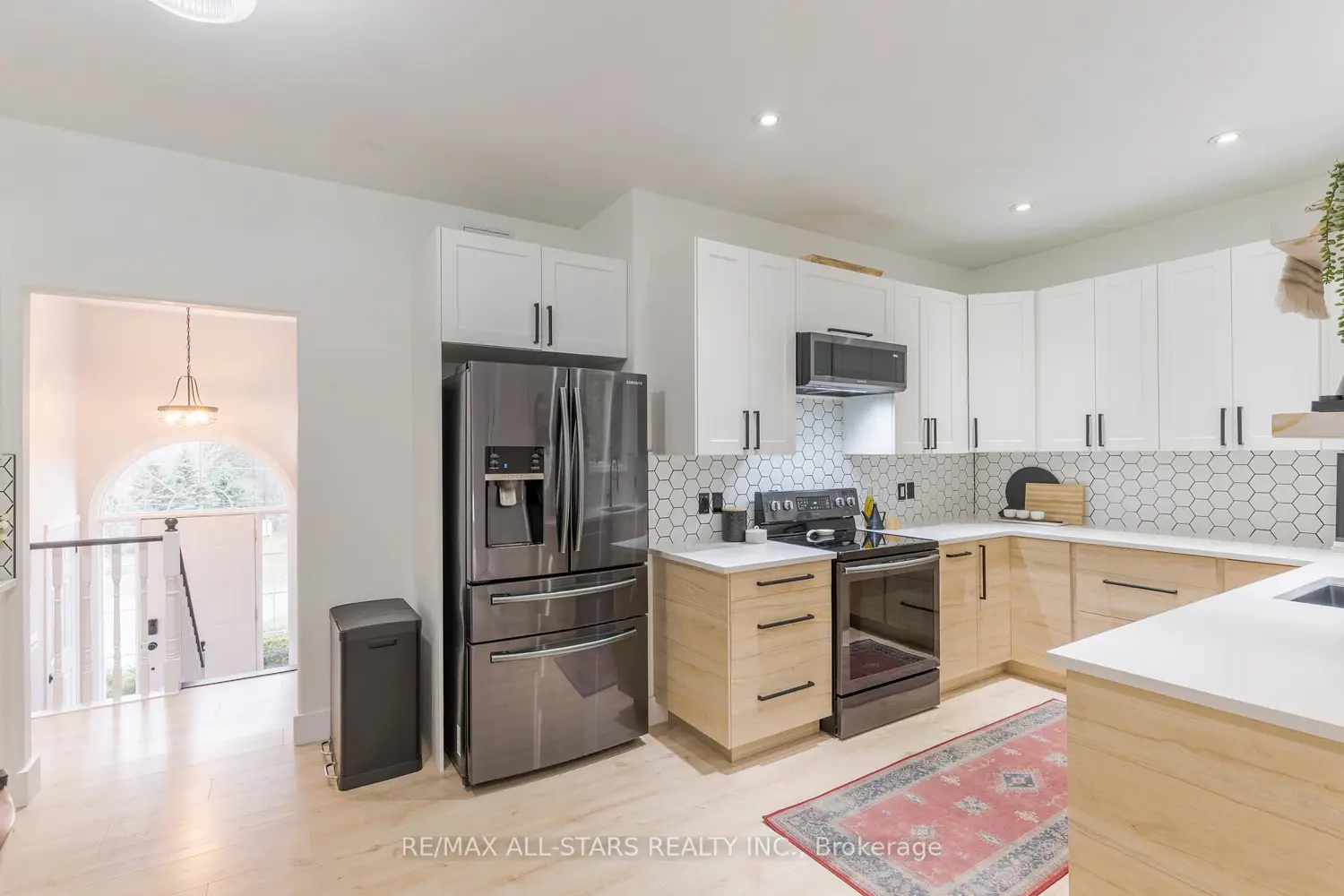 47 Meadowland Drive photo 4