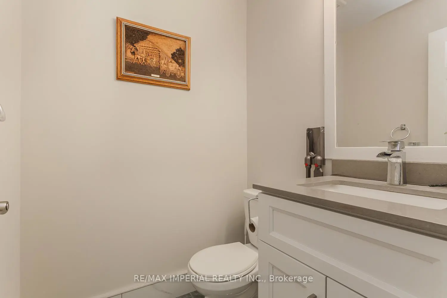 85 Maple Ridge Crescent photo 3