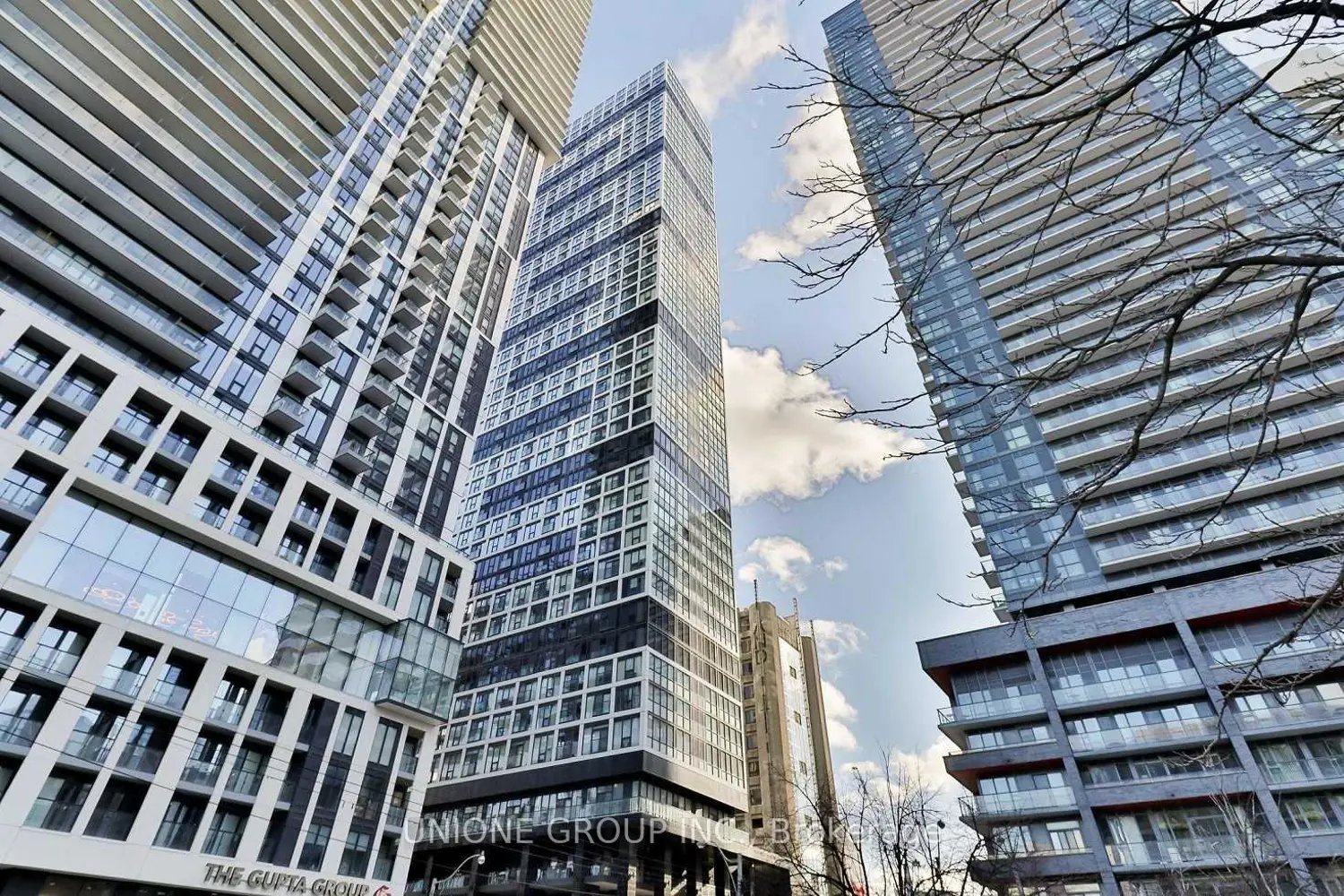 181 Dundas Street 502