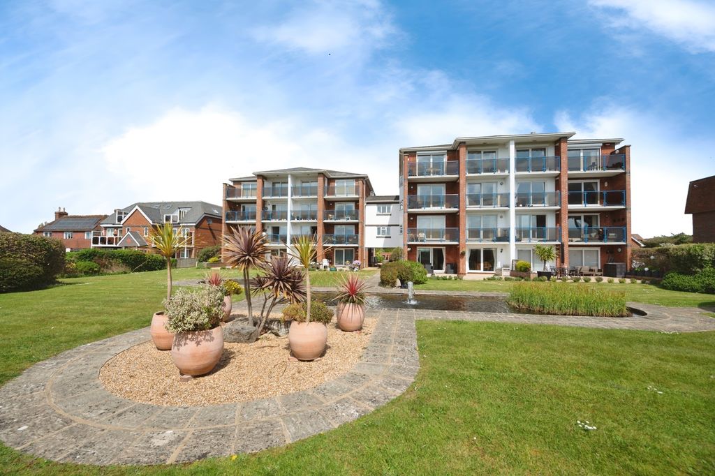 Additional image 14 of 3 bed flat for saleSea Front, Hayling Island, Hampshire PO11