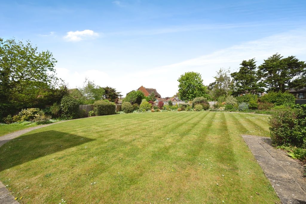 Additional image 12 of 3 bed flat for saleSea Front, Hayling Island, Hampshire PO11