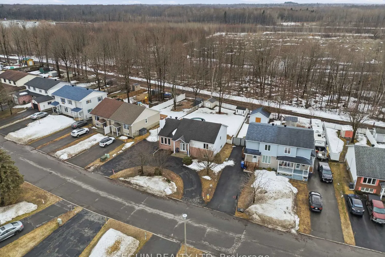 Additional image 10 of 650 Berthiaume Street