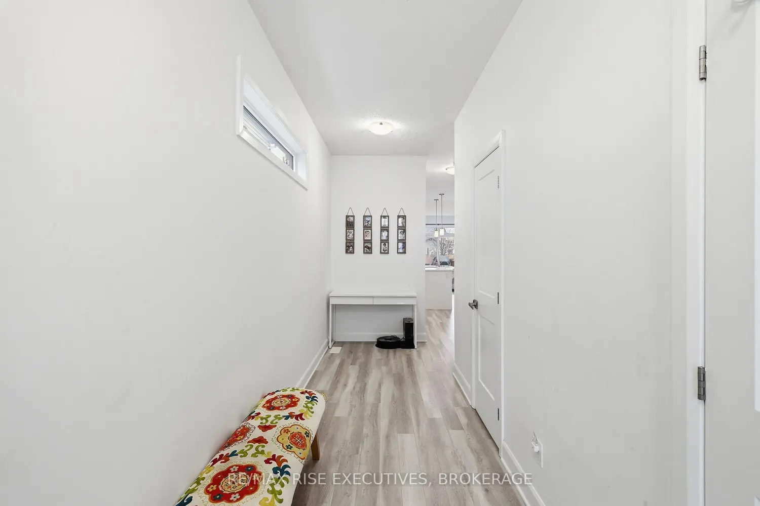 1538 Davenport Crescent photo 3
