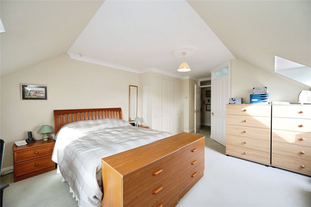 Additional image 16 of 2 bed flat for saleSea Front, Hayling Island, Hampshire PO11