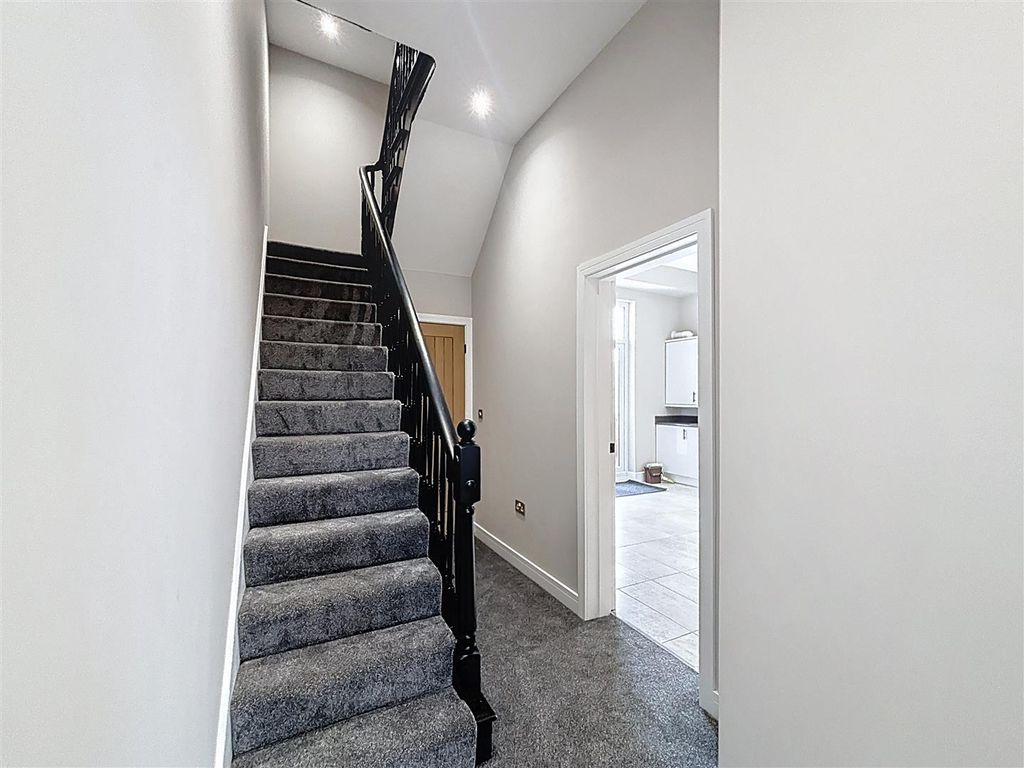 Additional image 7 of 4 bed end terrace house for saleEsplanade, Hornsea HU18