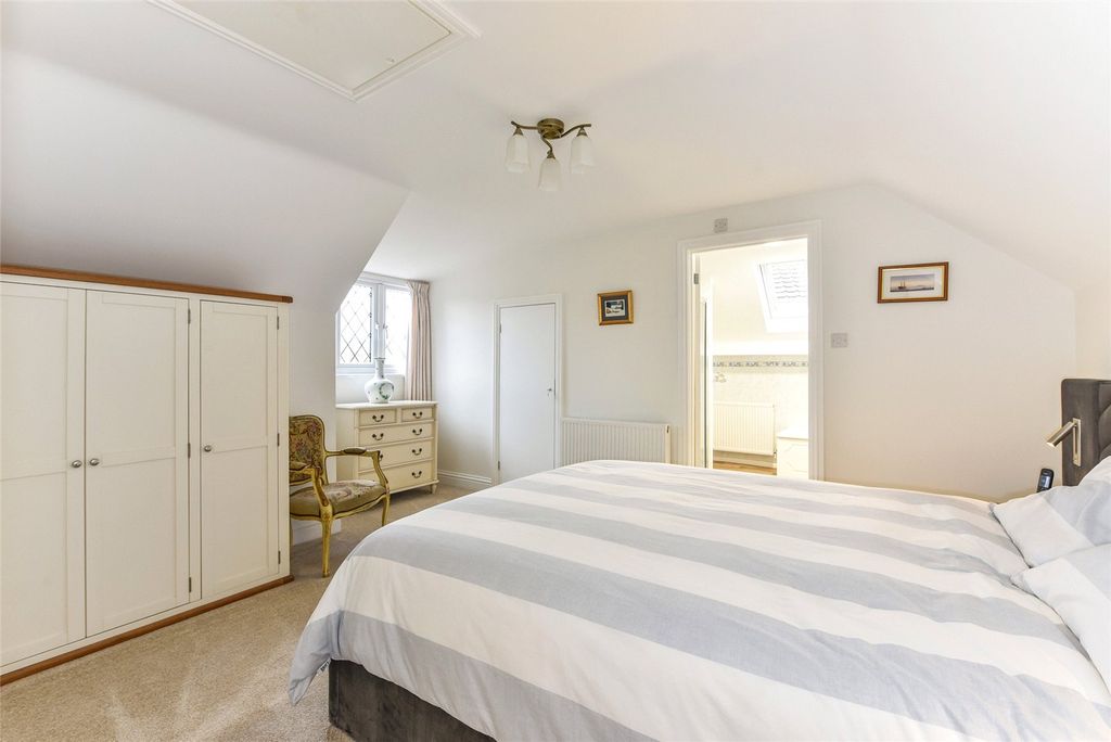 Additional image 13 of 4 bed detached house for saleOrchard Road, Hayling Island, Hampshire PO11
