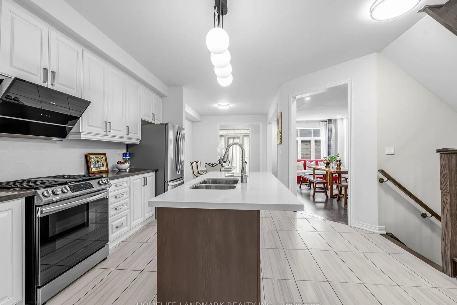 25 Gordon Landon Drive photo 4