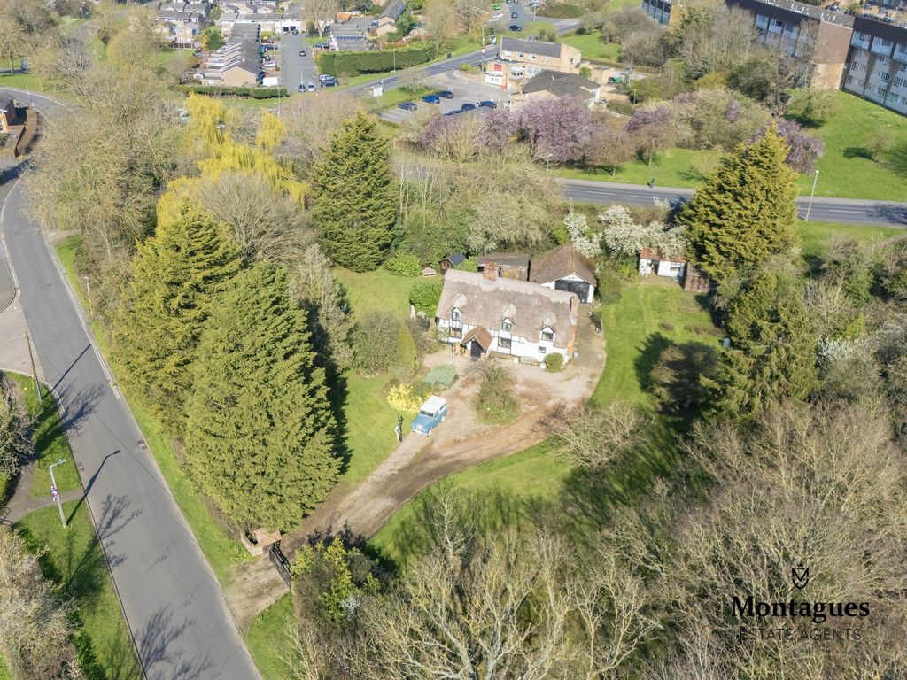 Additional image 2 of 3 bed detached house for saleParndon Wood Road, Harlow CM19