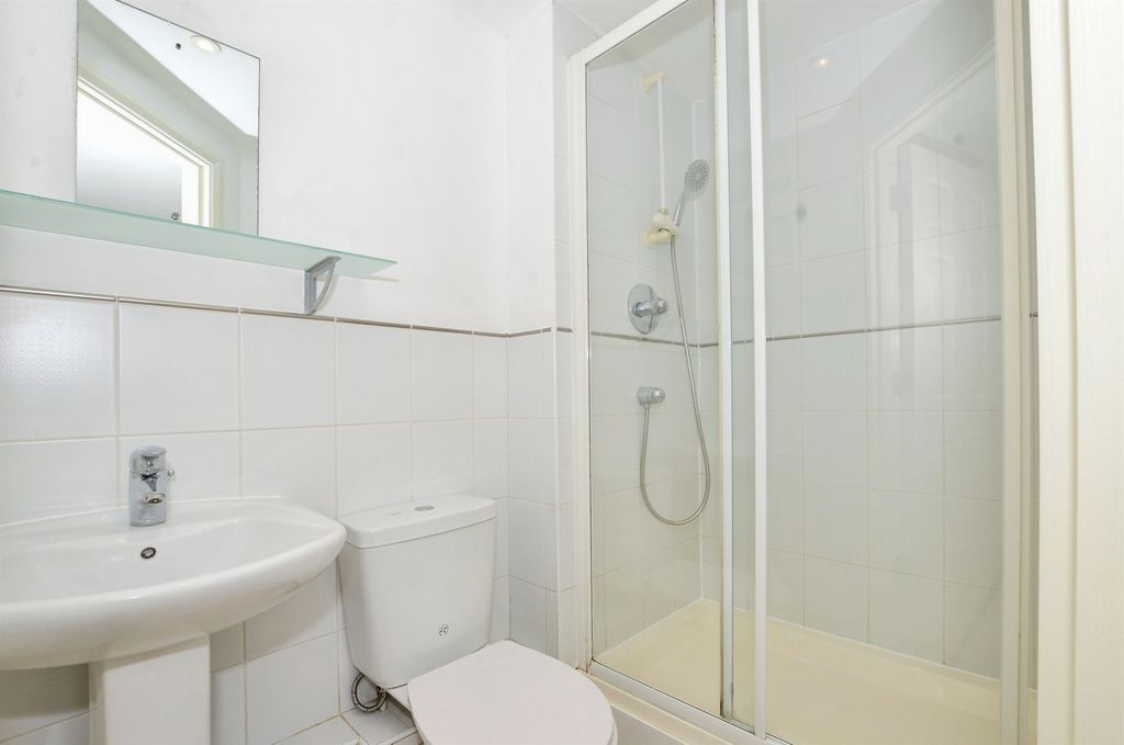 Additional image 7 of 2 bed flat for saleRoundwood Lane, Harpenden AL5