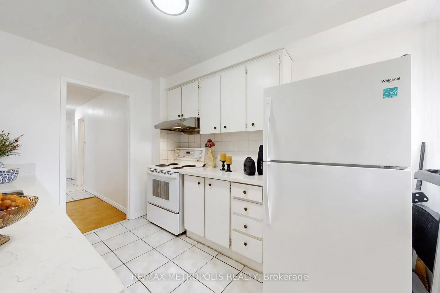 Additional image 4 of 1021 Midland Avenue 25