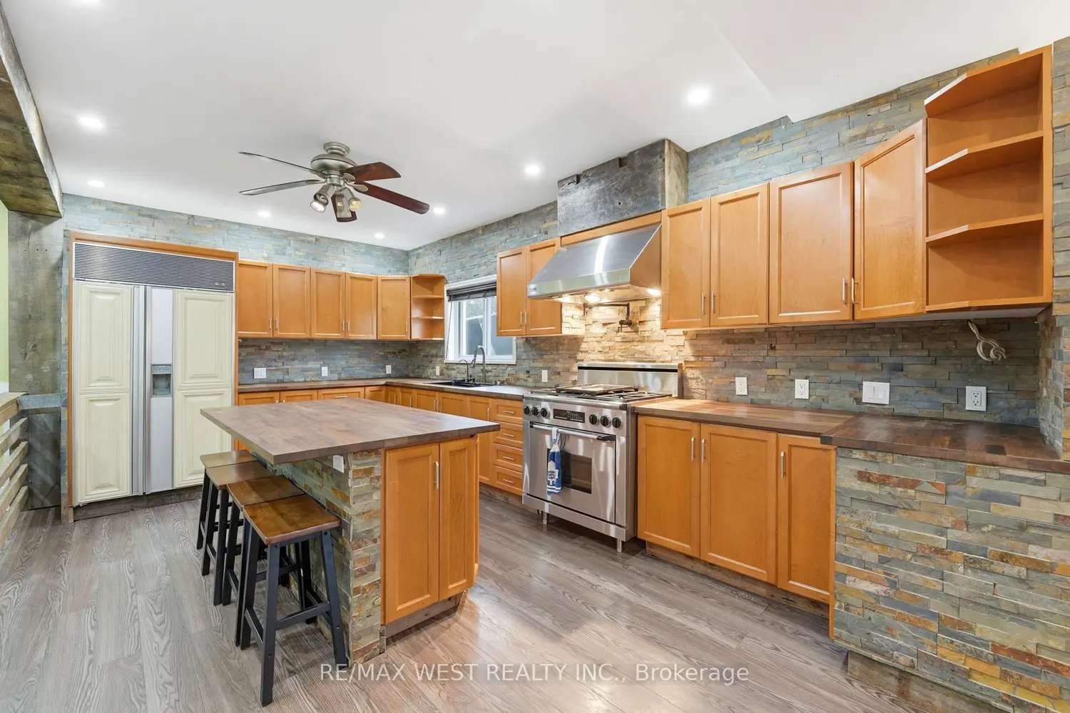 94 Mill Street photo 2
