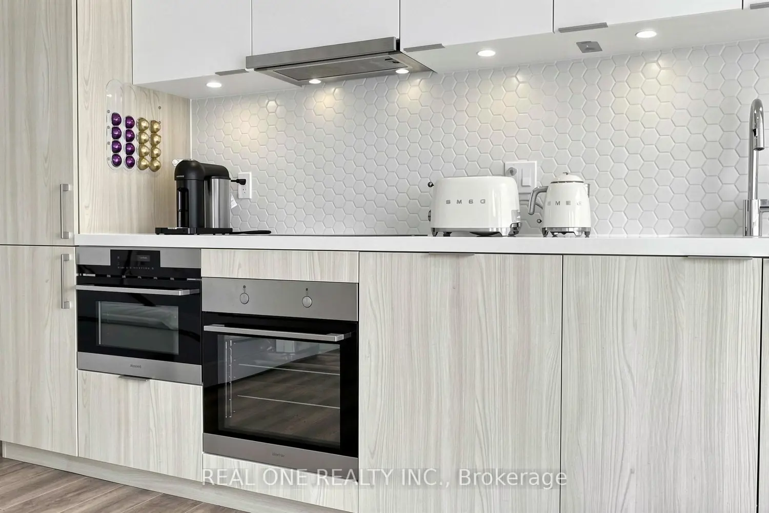 15 Queens Quay 907