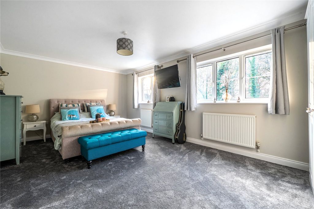 Additional image 7 of 5 bed semi-detached house for saleKingsbridge End, Hook, Hampshire RG27