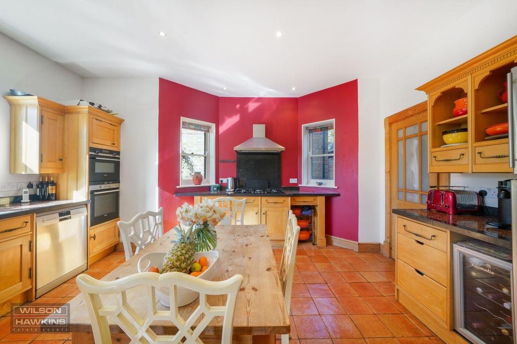 6 bed semi-detached house for saleMount Park Avenue, Harrow On The Hill HA1