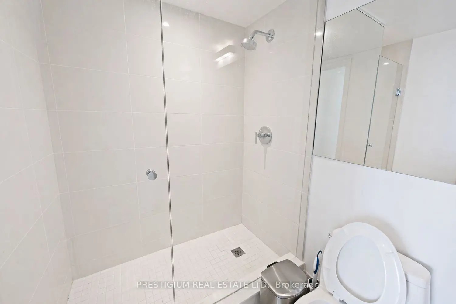 42 Charles Street 4103 photo 2