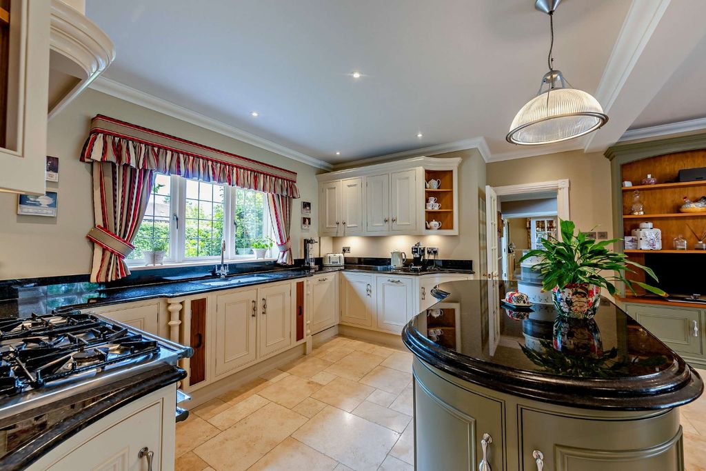 Additional image 4 of 5 bed detached house for saleTennysons Ridge, Haslemere, Surrey GU27
