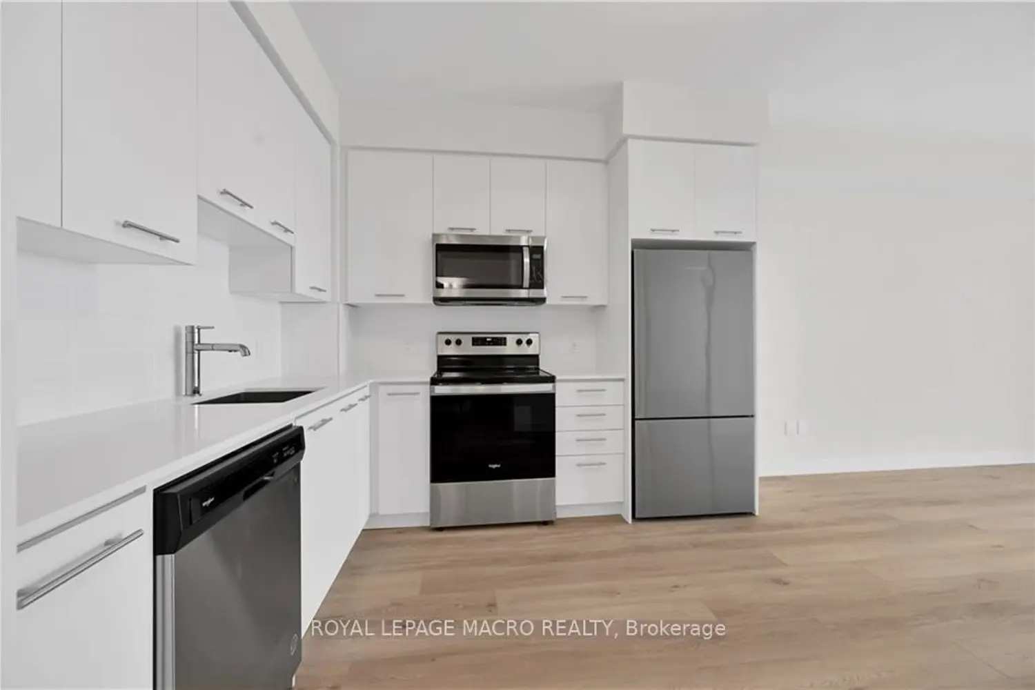 385 Winston Road 1607 photo 4