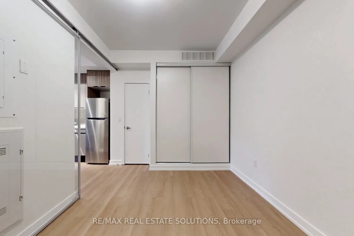 Additional image 10 of 140 Broadview Avenue 59