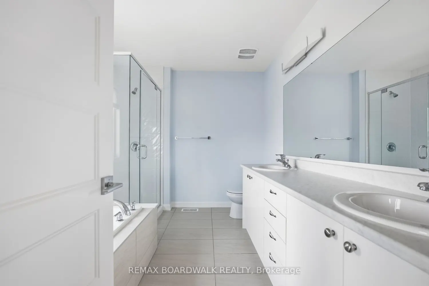 240 Boyd Street photo 5