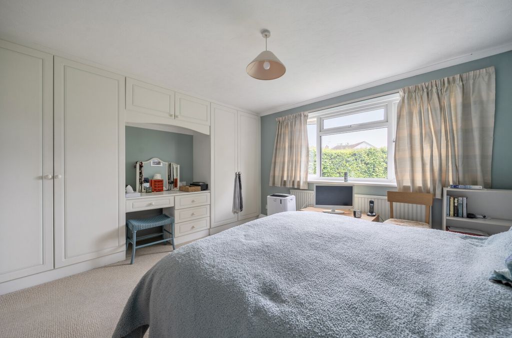 Additional image 13 of 4 bed detached house for saleThe Spinney, Hook, Hampshire RG27