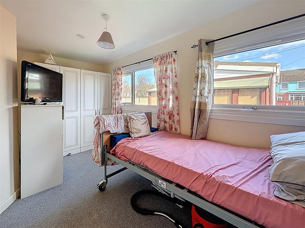 Additional image 7 of 1 bed mobile/park home for saleCliff Road, Hornsea HU18