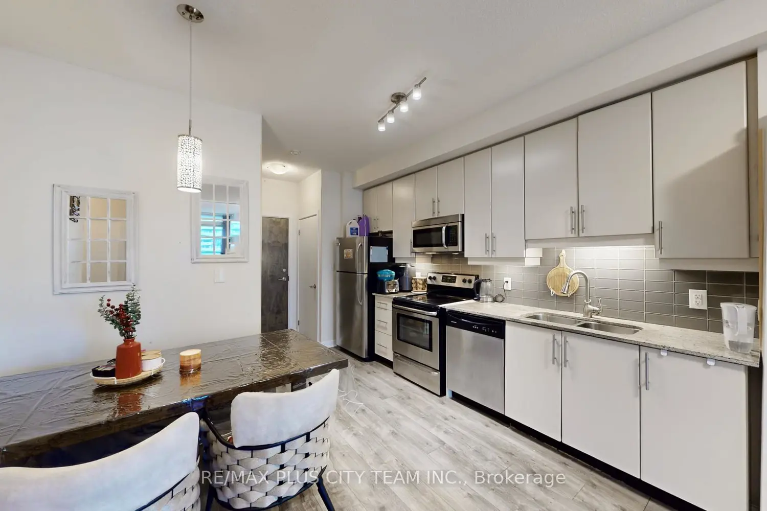 Additional image 8 of 33 Bay Street 2902