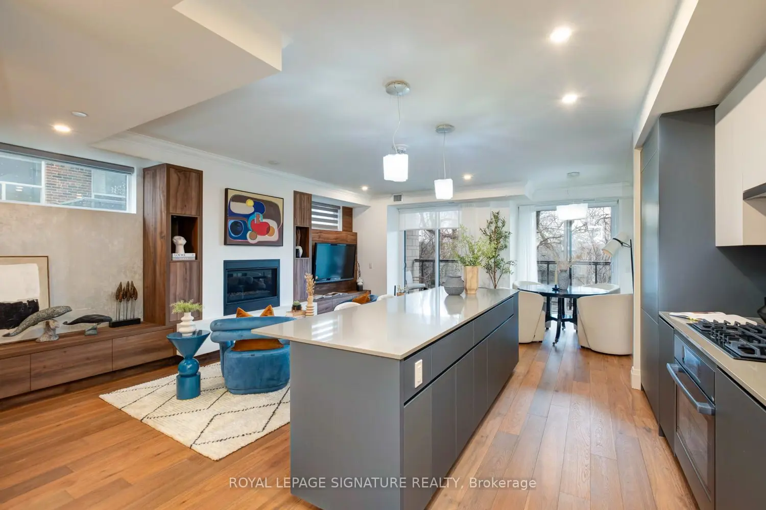 285 Avenue Road 303 photo 5