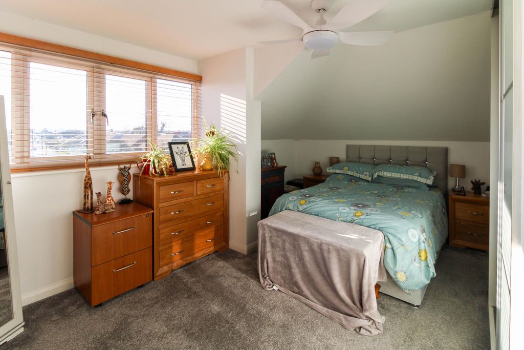 Additional image 5 of 1 bed flat for saleRectory Road, Rochford SS4