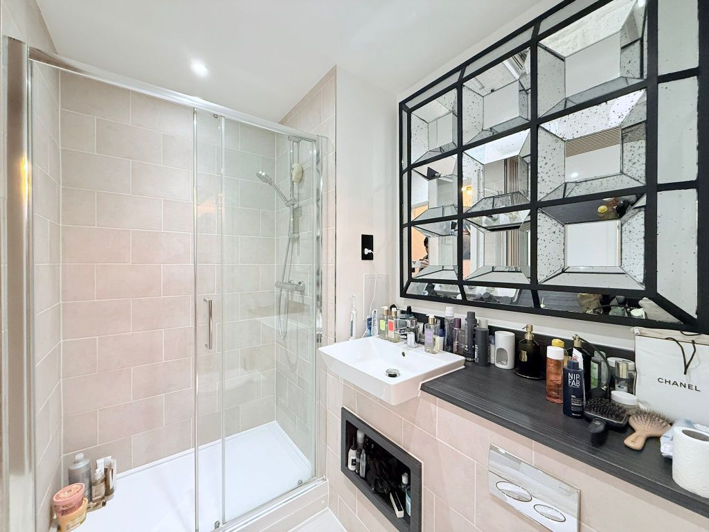 Additional image 7 of 2 bed flat for saleFarine Avenue, Hayes UB3