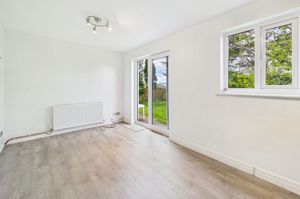 Additional image 9 of 2 bed flat for sale17 Howe Gardens, Kendal LA9