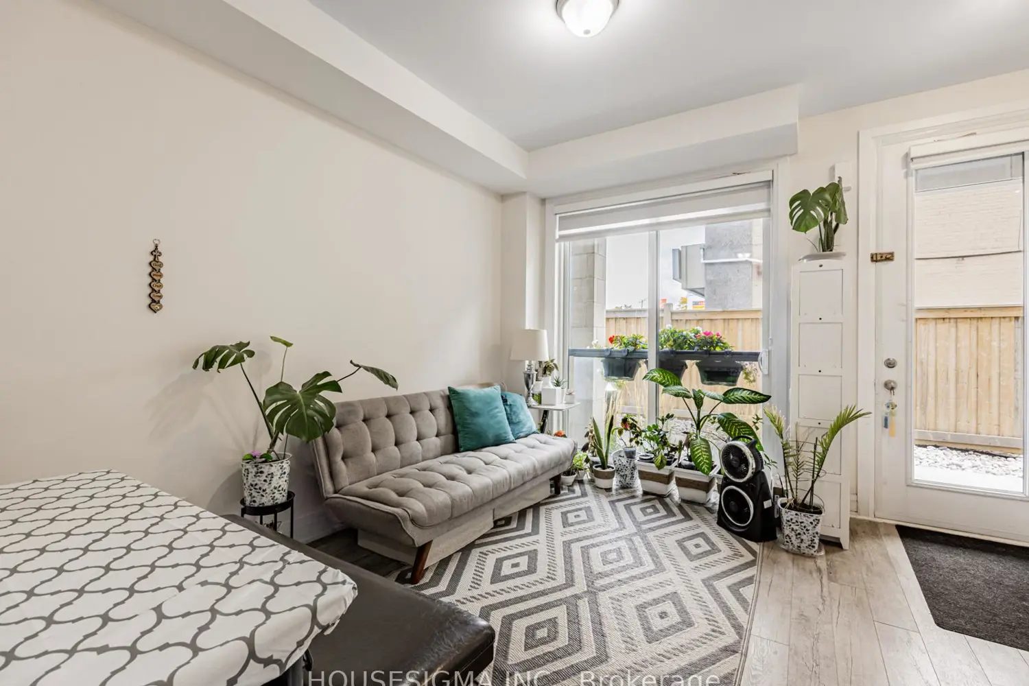 713 Lawrence Avenue 5 photo 4