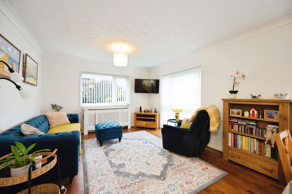 Additional image 3 of 2 bed flat for saleSouthwood Road, Hayling Island, Hampshire PO11