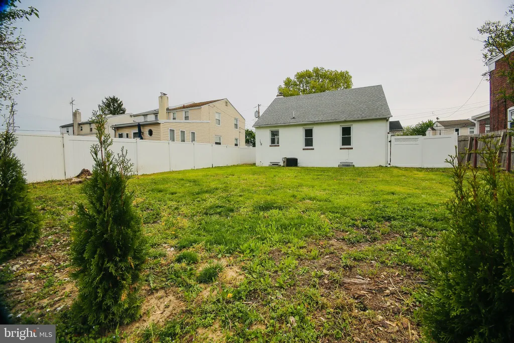 155 Maple Avenue, Holmes, PA 19043 photo 2