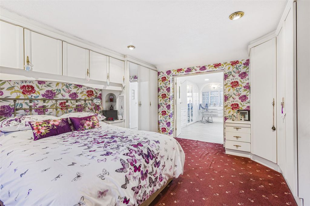 Additional image 18 of 5 bed detached house for saleYewlands, Hoddesdon EN11