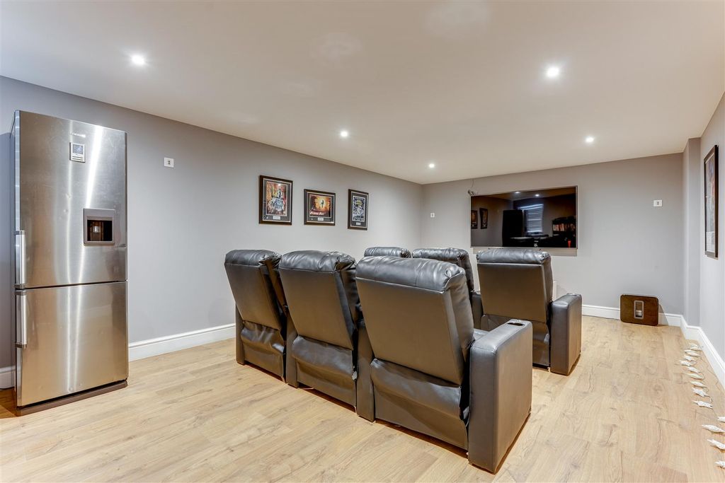 Additional image 10 of 5 bed detached house for saleWoodlands Drive, Hoddesdon EN11