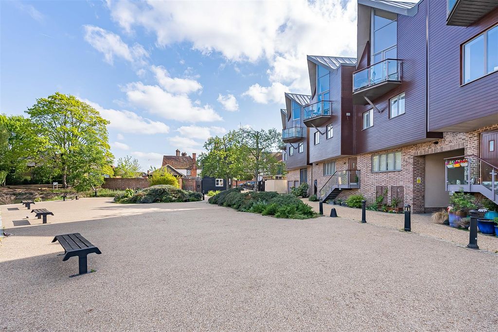 Additional image 24 of 2 bed flat for saleDolphin Yard, Maidenhead Street, Hertford SG14