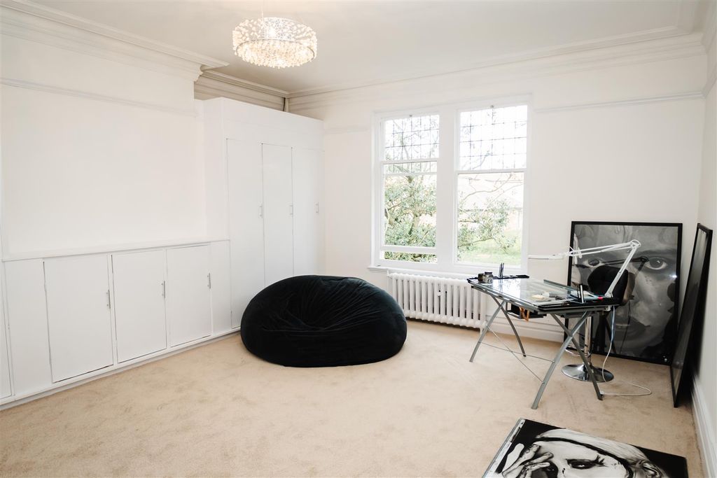 Additional image 39 of 6 bed semi-detached house for saleFerriby Road, Hessle HU13