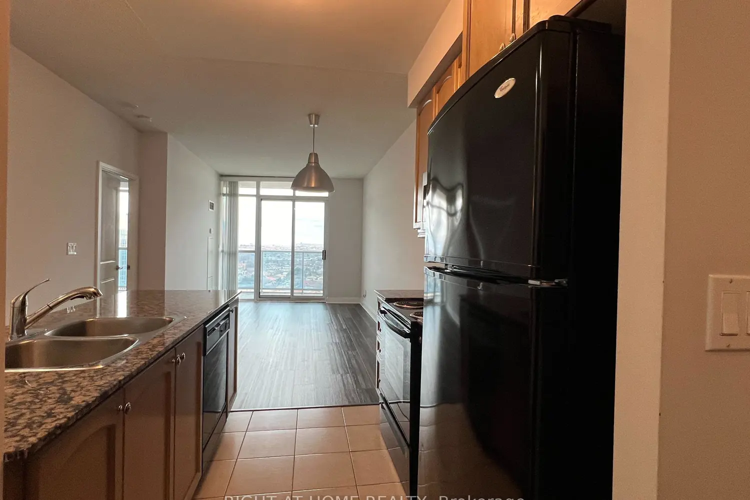 80 Absolute Avenue 2101 photo 2