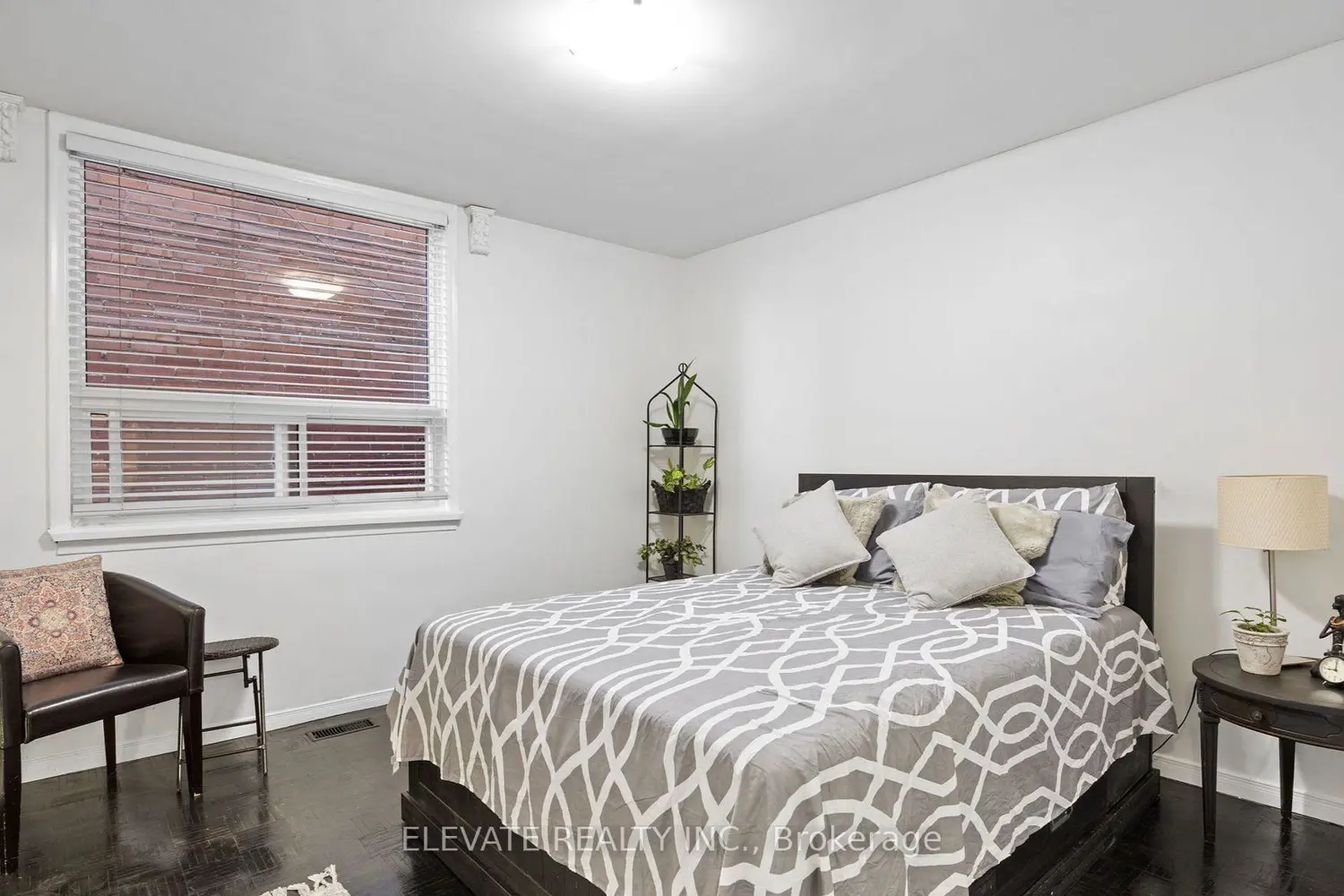 120 Brandon Avenue photo 4