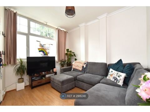 North Cross Road, London SE22
