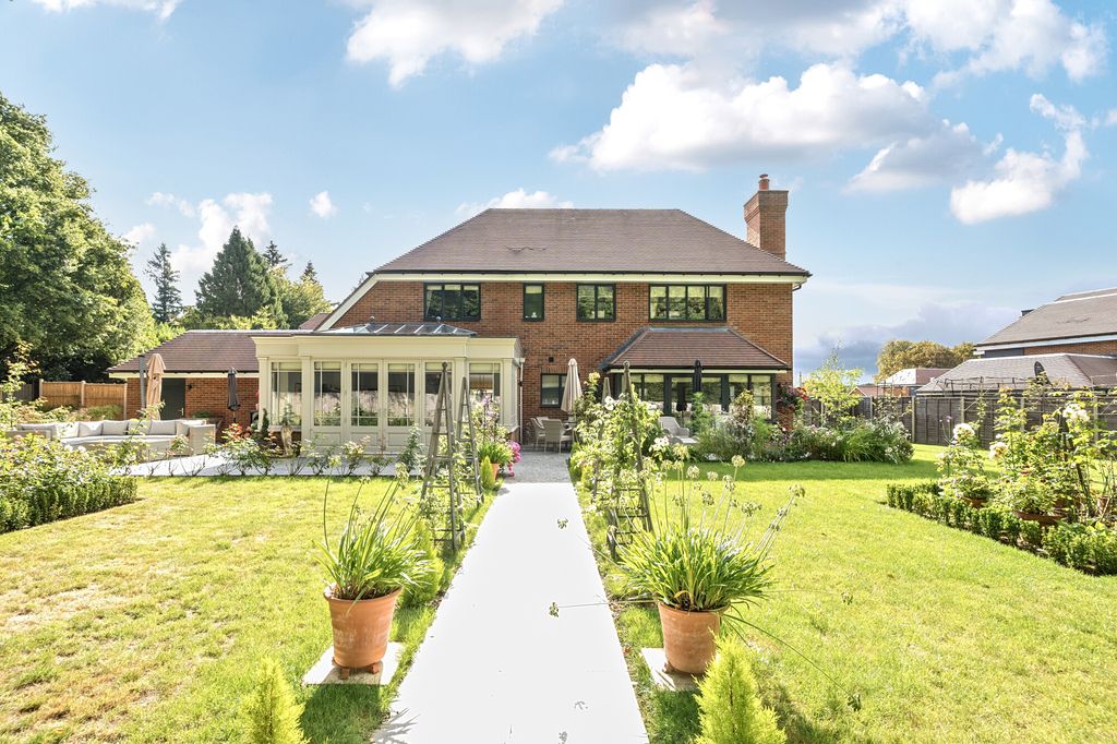 Additional image 17 of 4 bed detached house for saleBaskerville Drive, Hindhead GU26